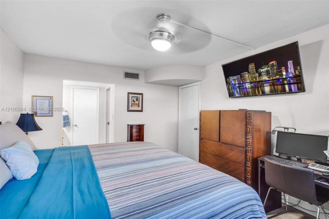 1100 Colony Point Cir , Unit 504, Pembroke Pines, FL 33026 Photo