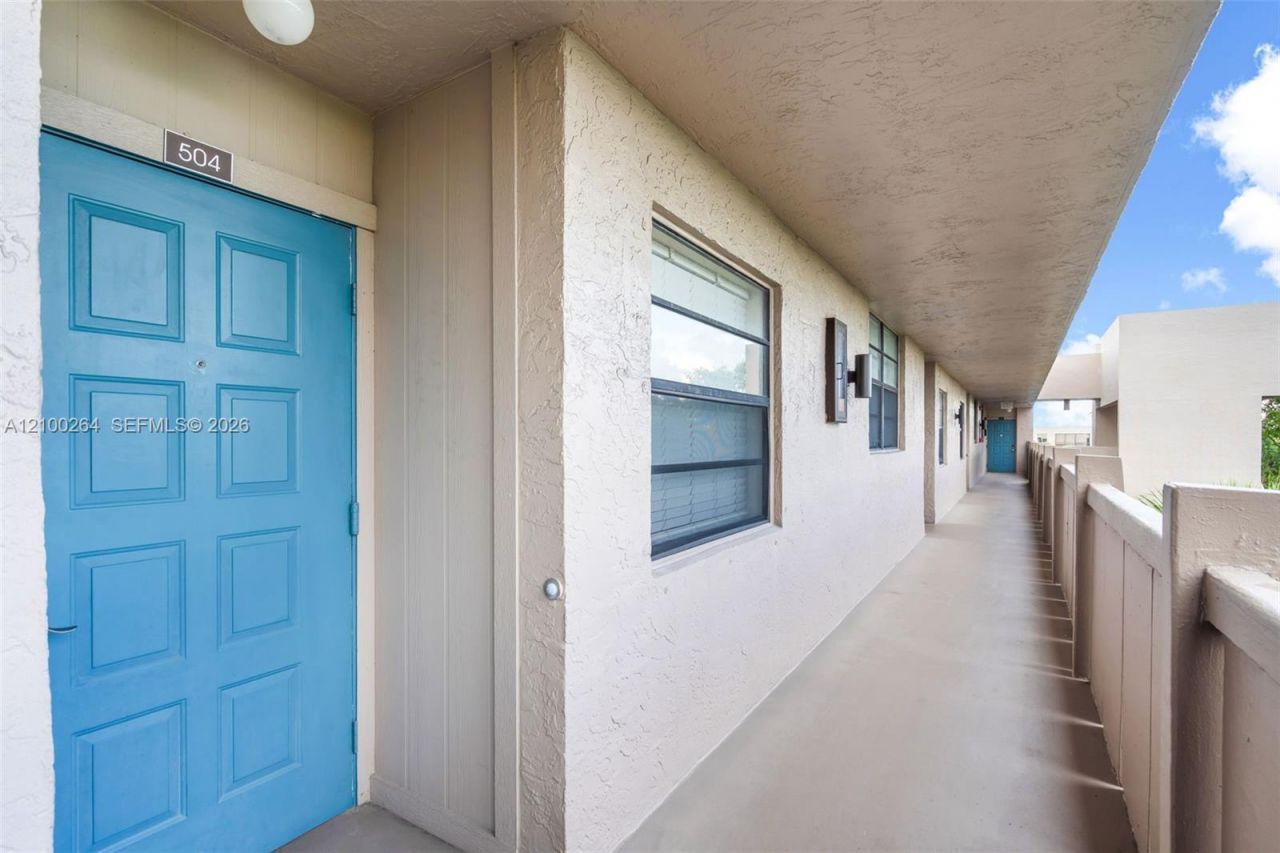 1100 Colony Point Cir , Unit 504, Pembroke Pines, FL 33026 Photo