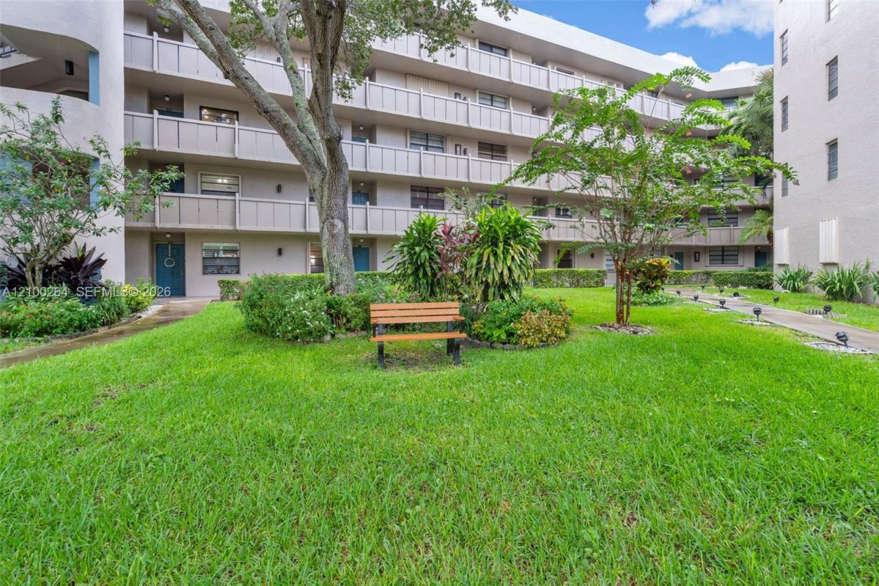 1100 Colony Point Cir , Unit 504, Pembroke Pines, FL 33026 Photo