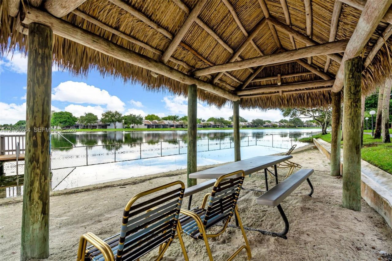 1100 Colony Point Cir , Unit 504, Pembroke Pines, FL 33026 Photo