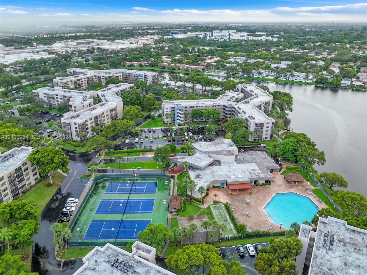 1100 Colony Point Cir , Unit 504, Pembroke Pines, FL 33026 Photo