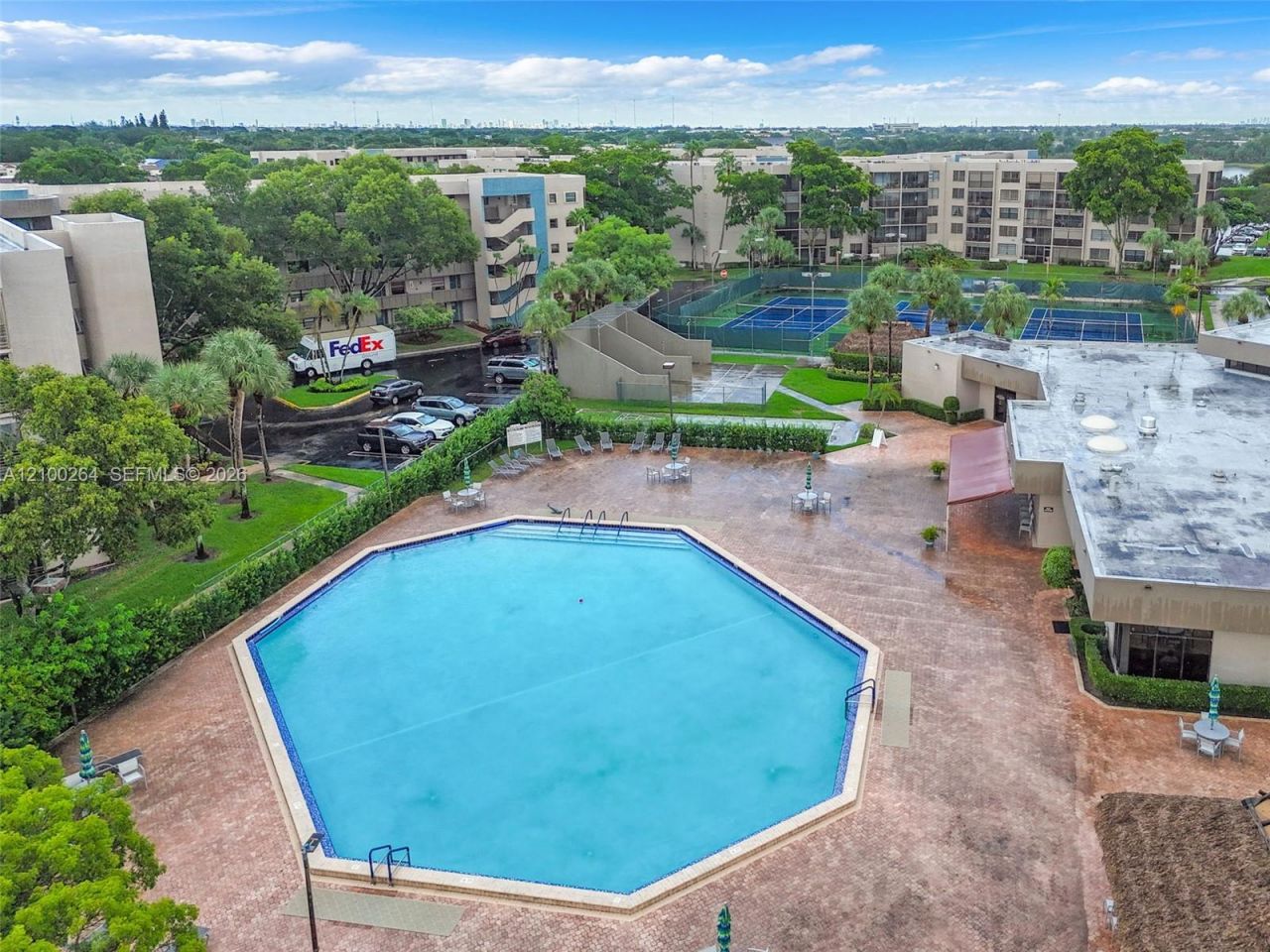 1100 Colony Point Cir , Unit 504, Pembroke Pines, FL 33026 Photo
