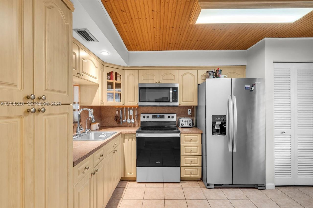 1100 Colony Point Cir , Unit 504, Pembroke Pines, FL 33026 Photo