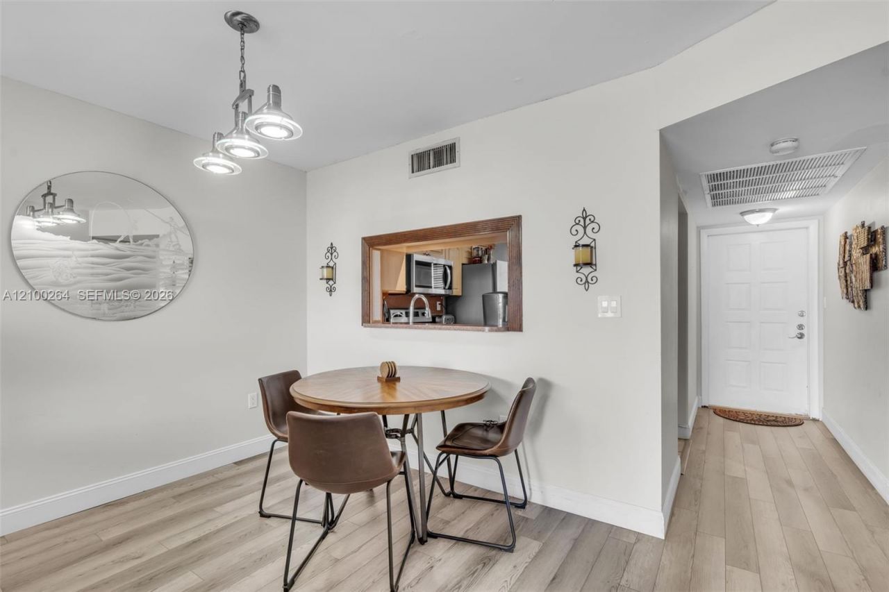 1100 Colony Point Cir , Unit 504, Pembroke Pines, FL 33026 Photo