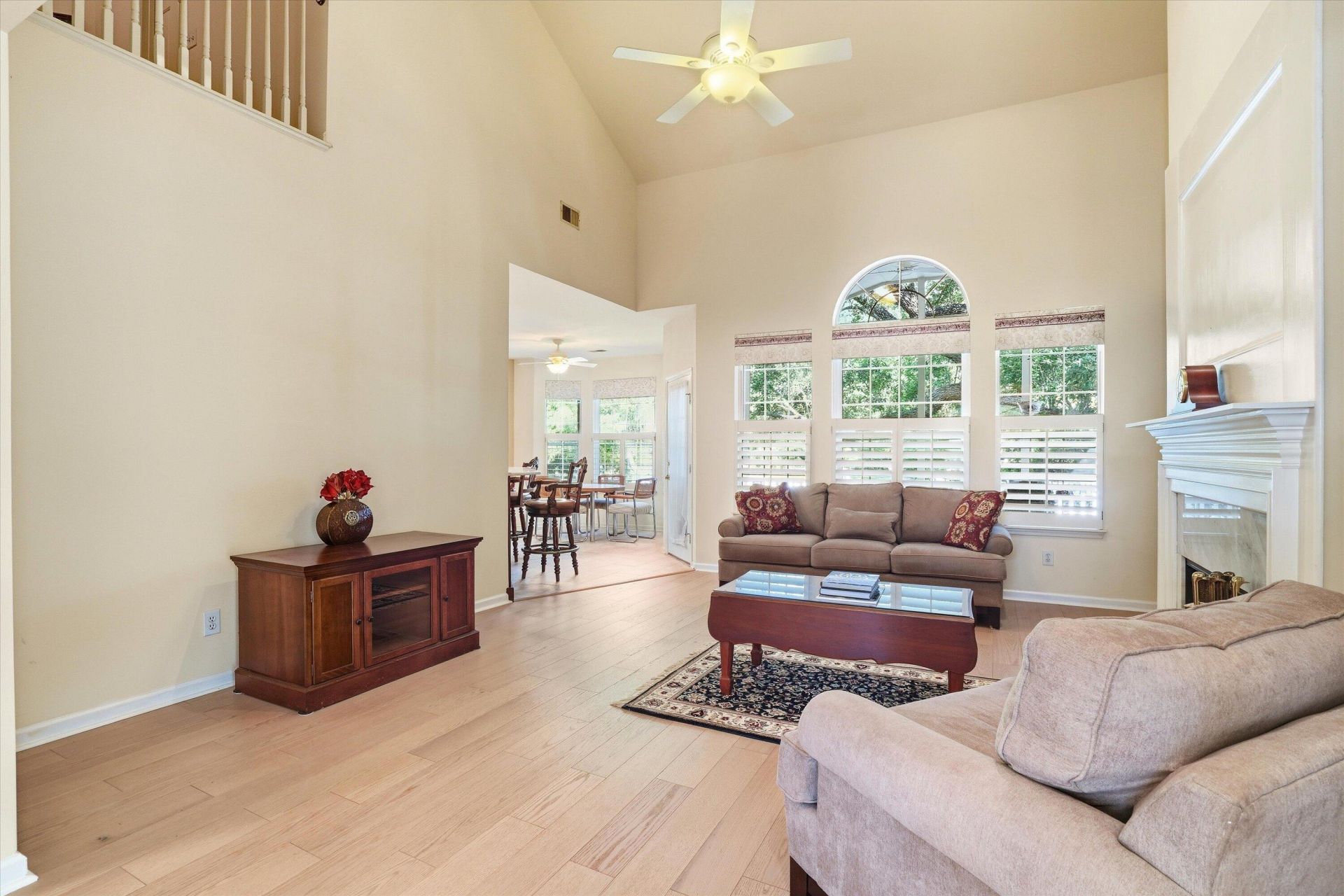 1396 Lakecrest Court Photo 10