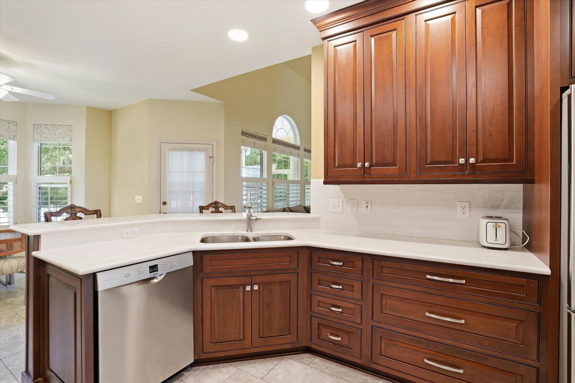 1396 Lakecrest Court Photo 13