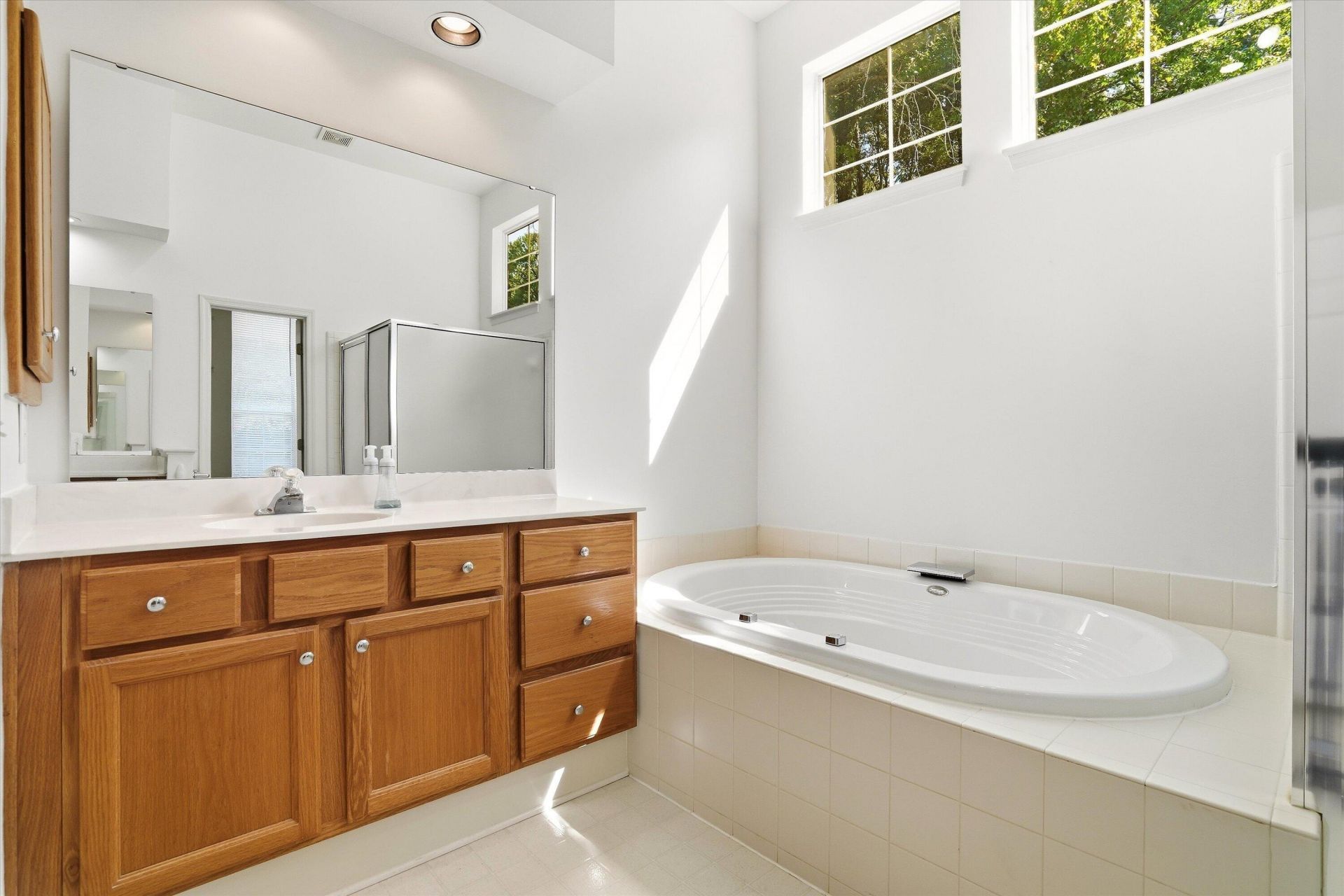 1396 Lakecrest Court Photo 22