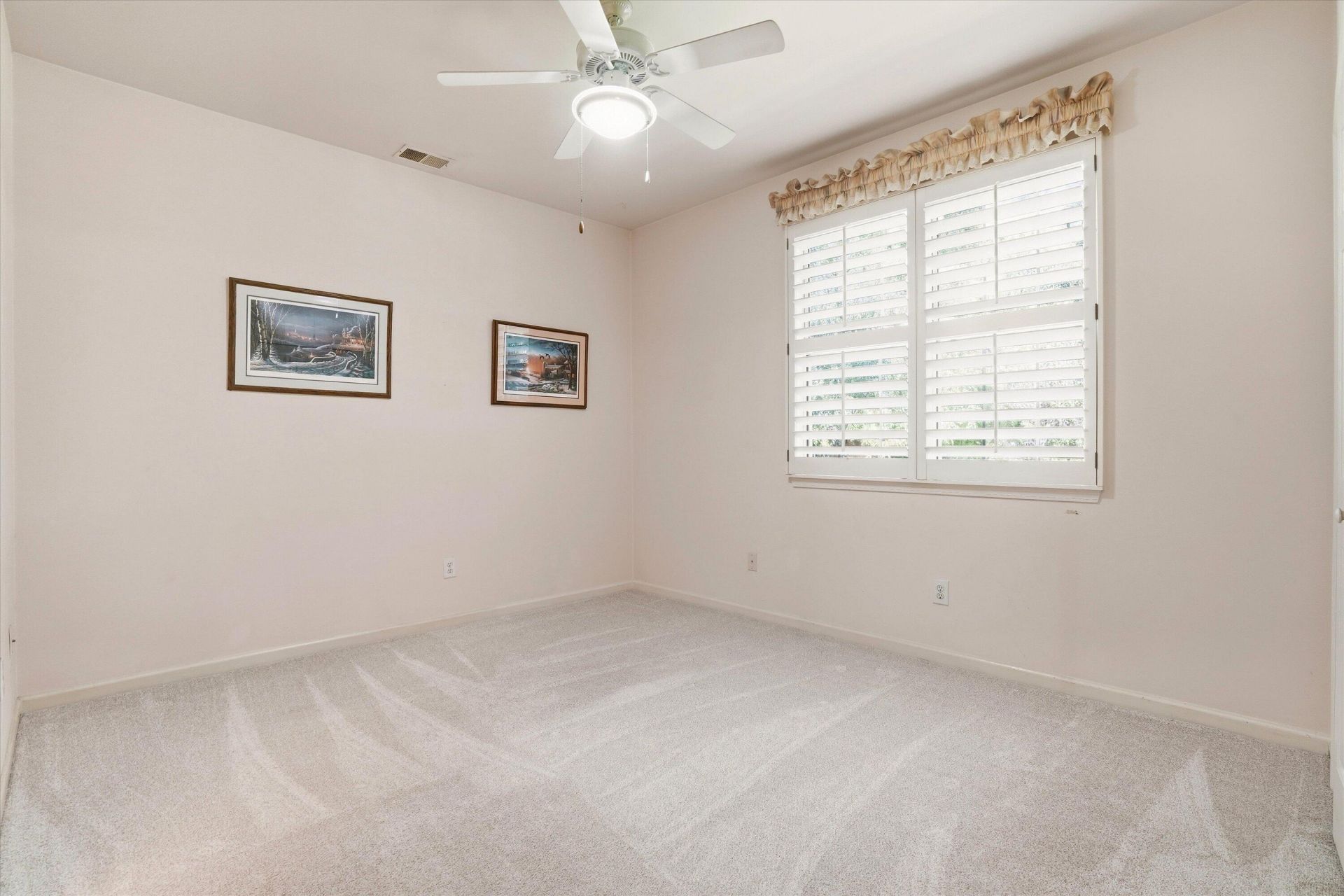 1396 Lakecrest Court Photo 25