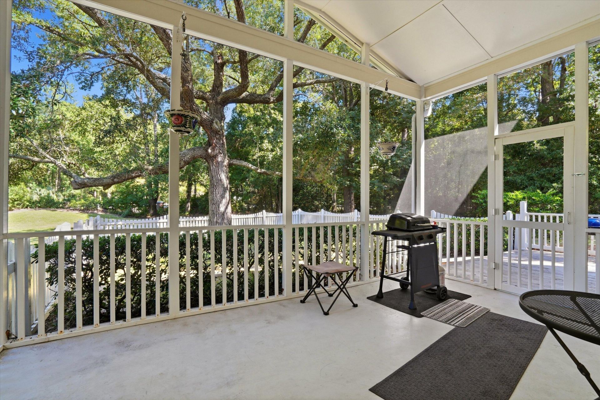 1396 Lakecrest Court Photo 40