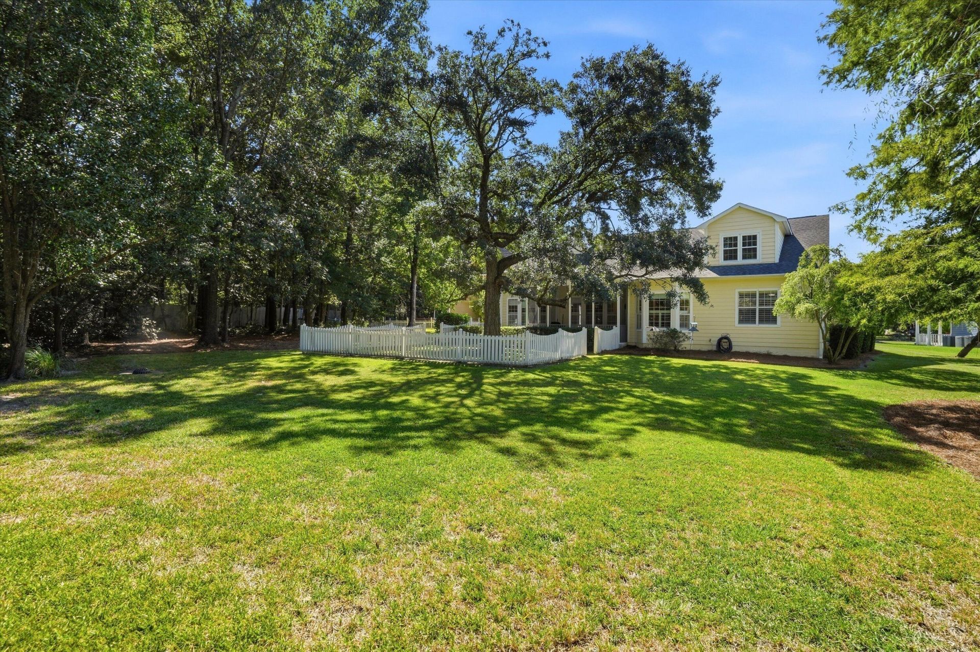 1396 Lakecrest Court Photo 44