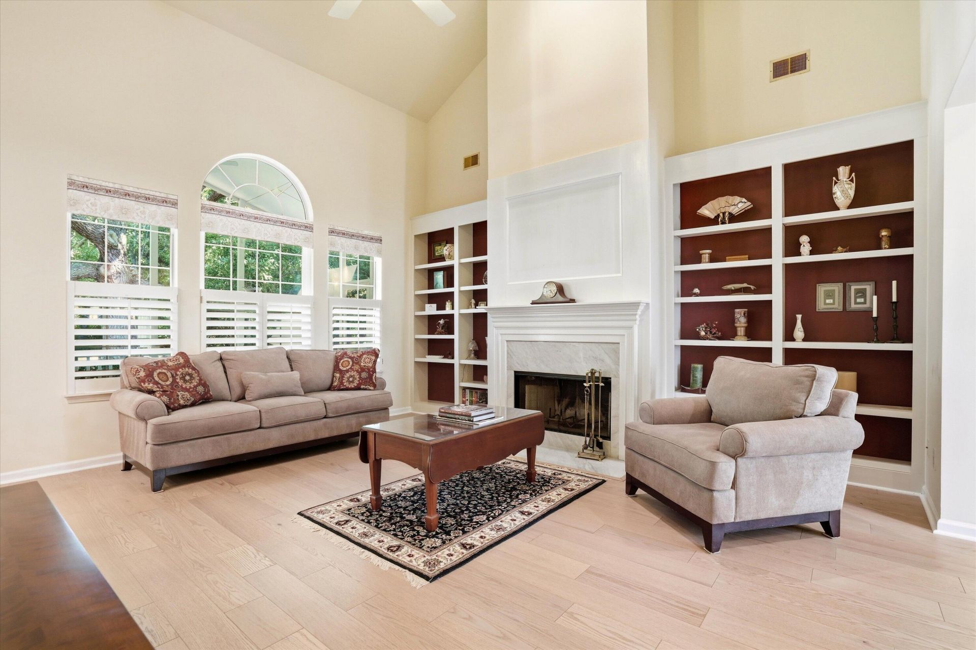 1396 Lakecrest Court Photo 7