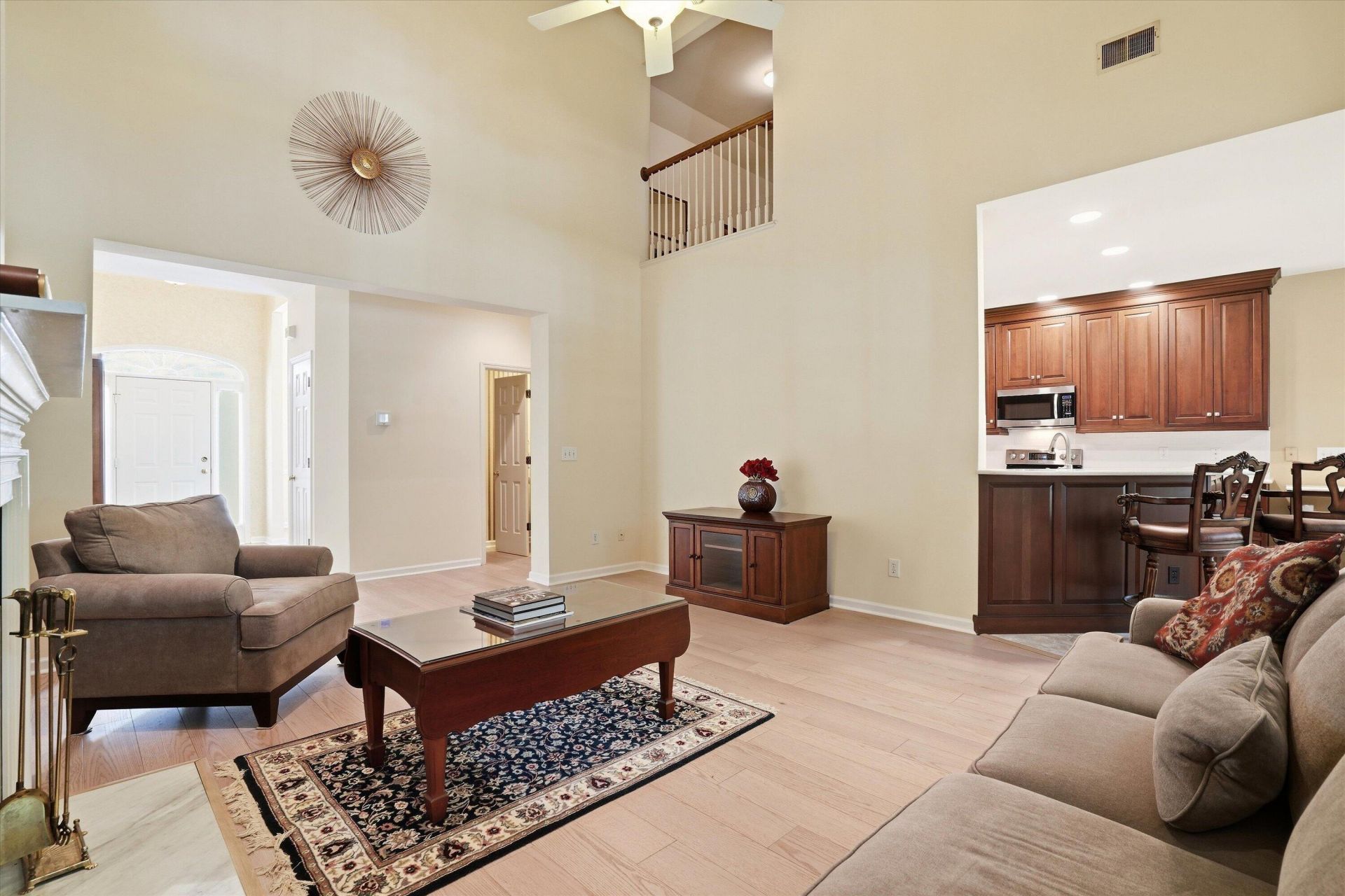 1396 Lakecrest Court Photo 9