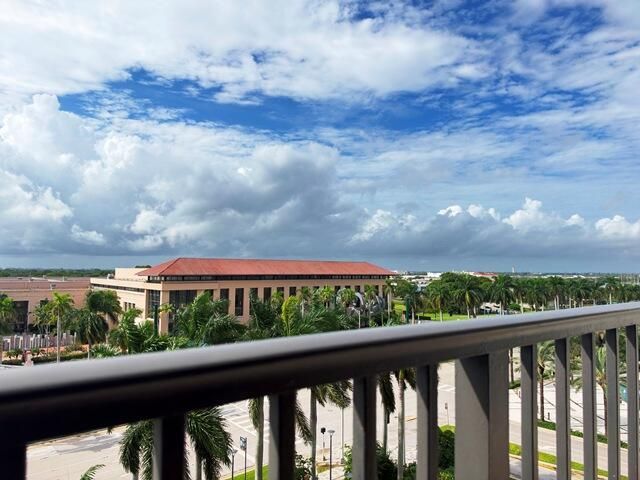 651 Okeechobee Boulevard, Unit 603, West Palm Beach, FL 33401 Photo