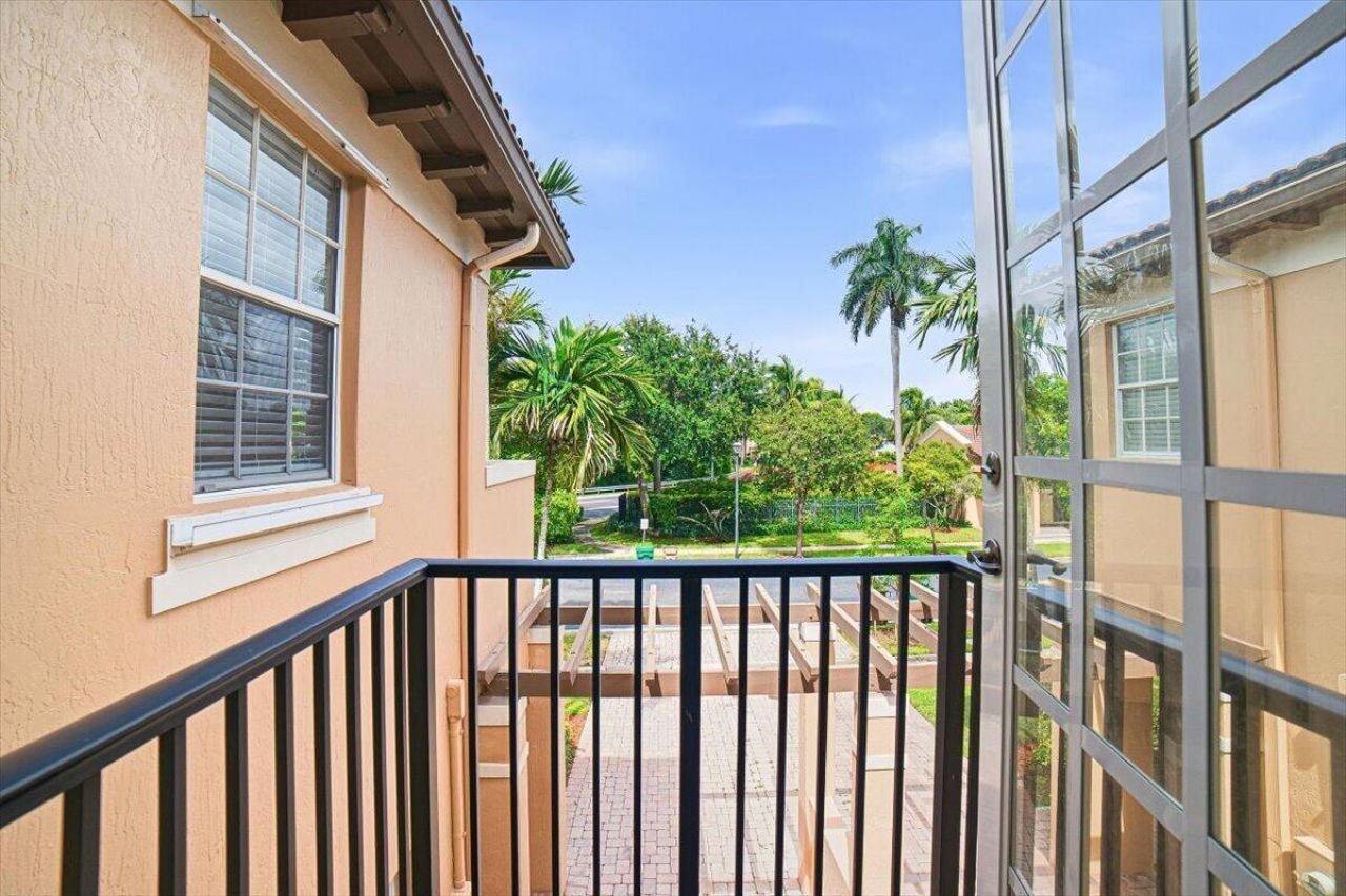 8706 Blaze Court, Davie, FL 33328 Photo