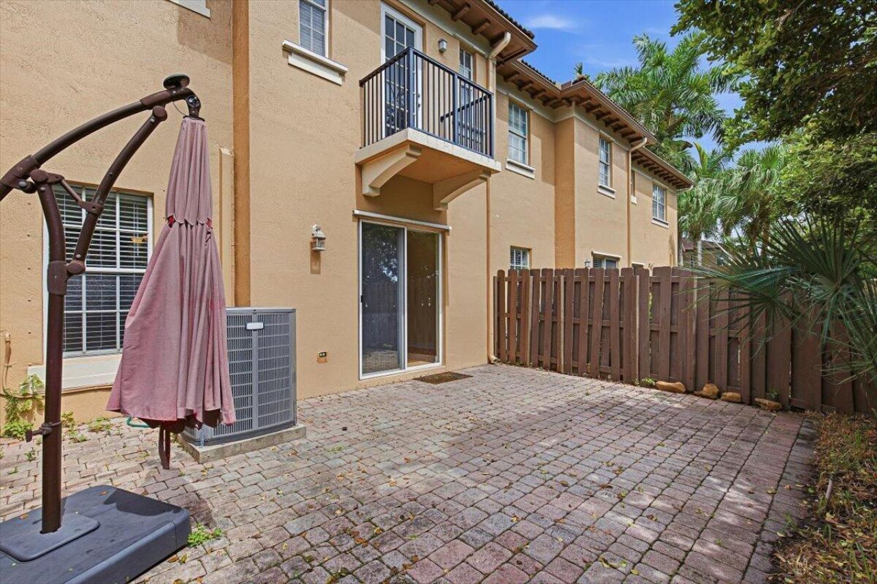 8706 Blaze Court, Davie, FL 33328 Photo