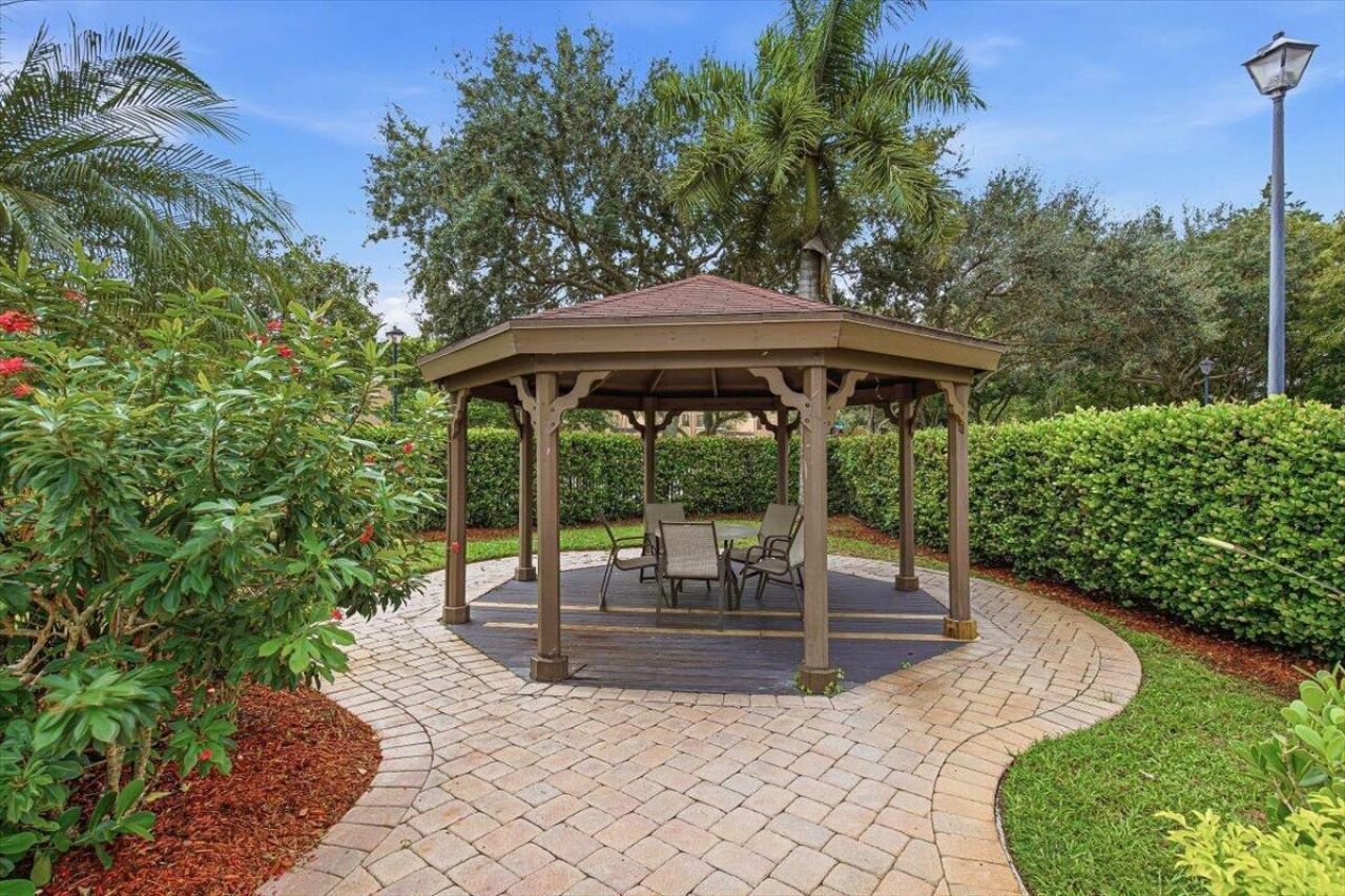 8706 Blaze Court, Davie, FL 33328 Photo