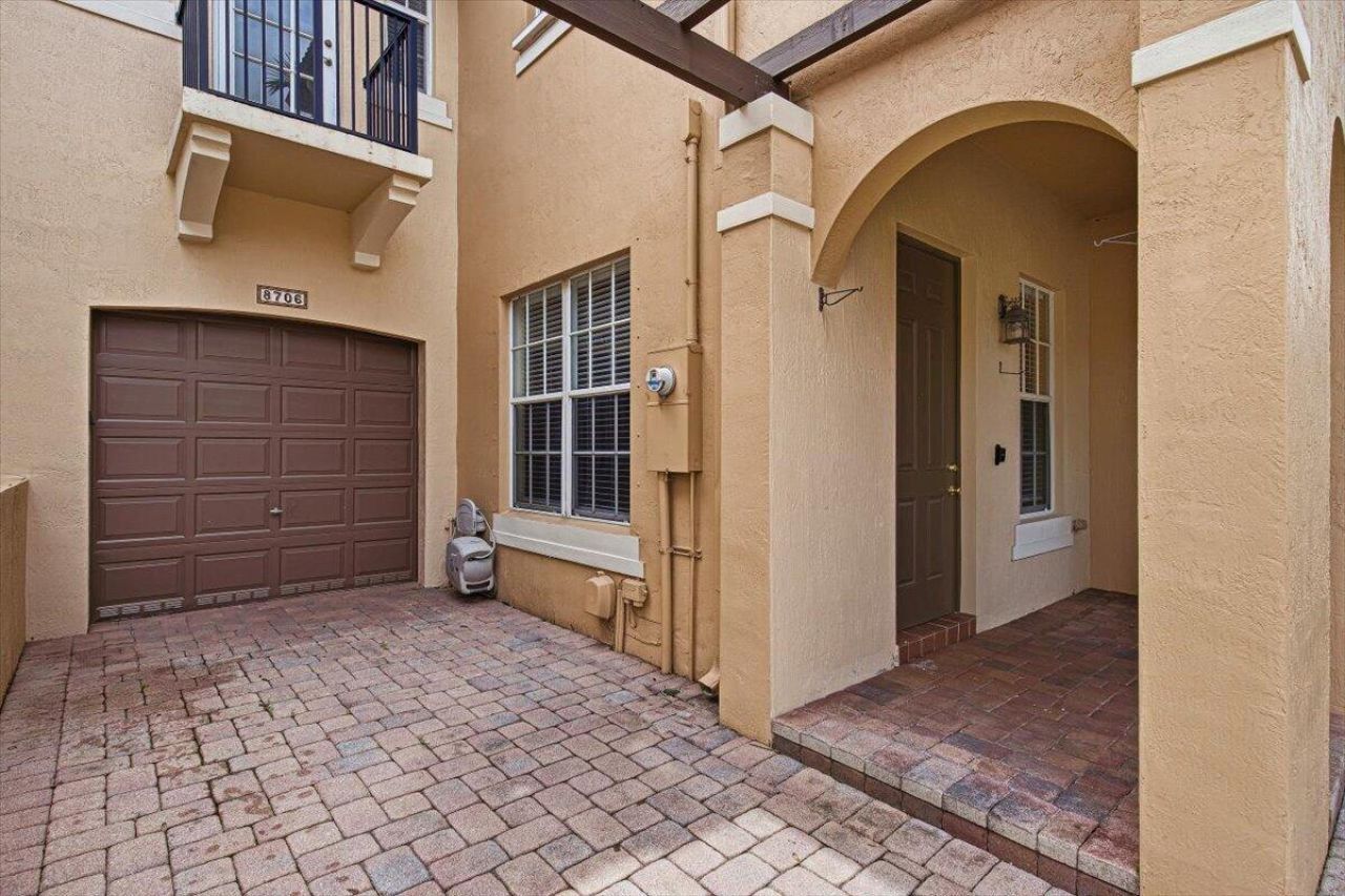 8706 Blaze Court, Davie, FL 33328 Photo