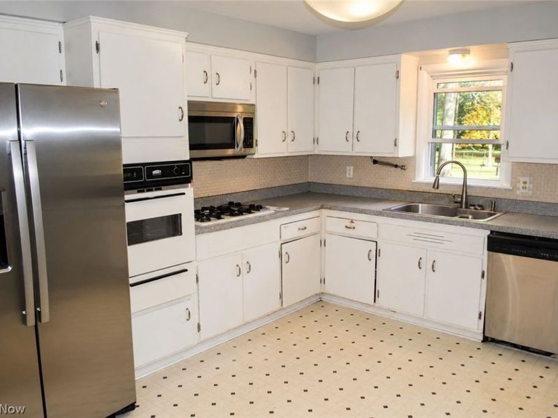 1974 Brookdale Road, Richmond Heights, OH 44143 Photo 13
