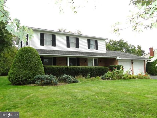 8 CLOVER LANE , QUAKERTOWN, PA 18951