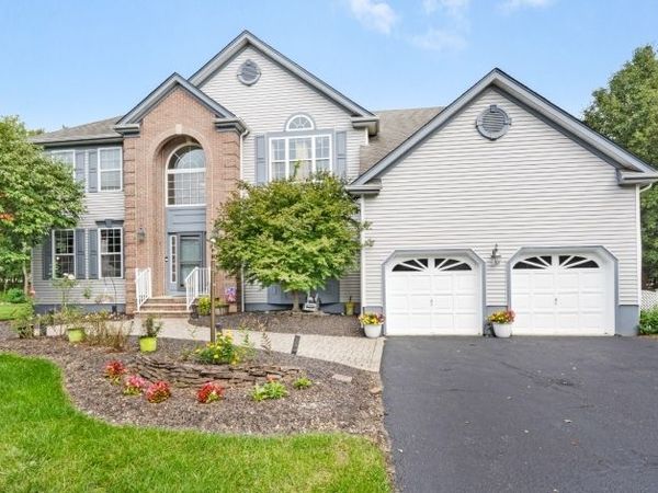 74 Macfarlane Cir, Monroe, NJ 08831