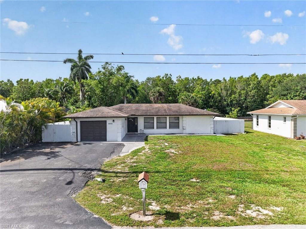 4572 32nd Ave Sw, Naples, FL 34116 Photo