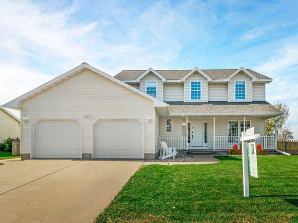 1102 N Fairbrook Drive, Waunakee, WI 53597