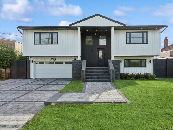 716 Oakland Avenue , Cedarhurst, NY 11516