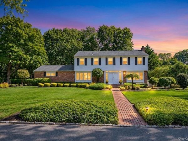 28 S Lot Road , Smithtown, NY 11787
