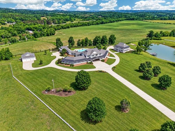 38 Lindsey Rd , Fayetteville, TN 37334