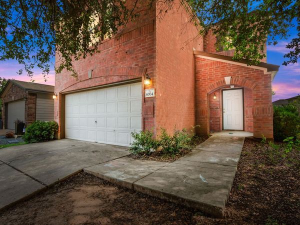 6704 Walkup LN, Austin, TX 78747