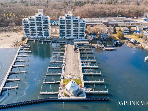 2964 Lakeshore Drive, Unit #E403, Muskegon, MI 49441