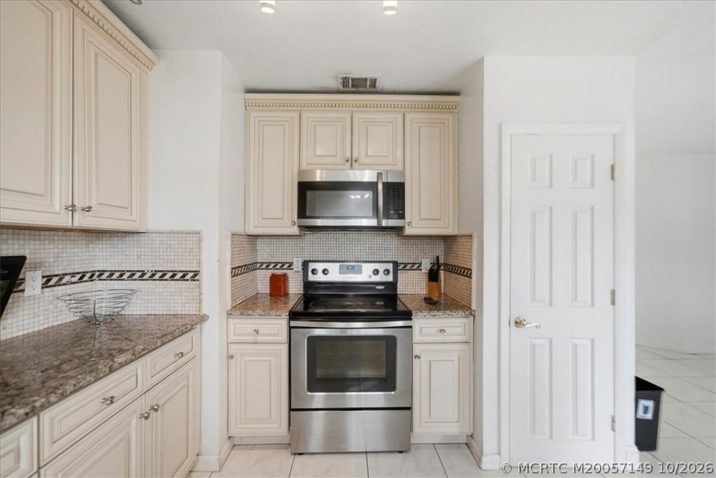 1357 SE Oakmont Lane Se, Port Saint Lucie, FL 34952 Photo