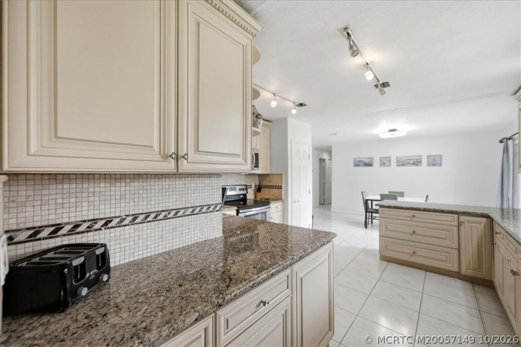 1357 SE Oakmont Lane Se, Port Saint Lucie, FL 34952 Photo