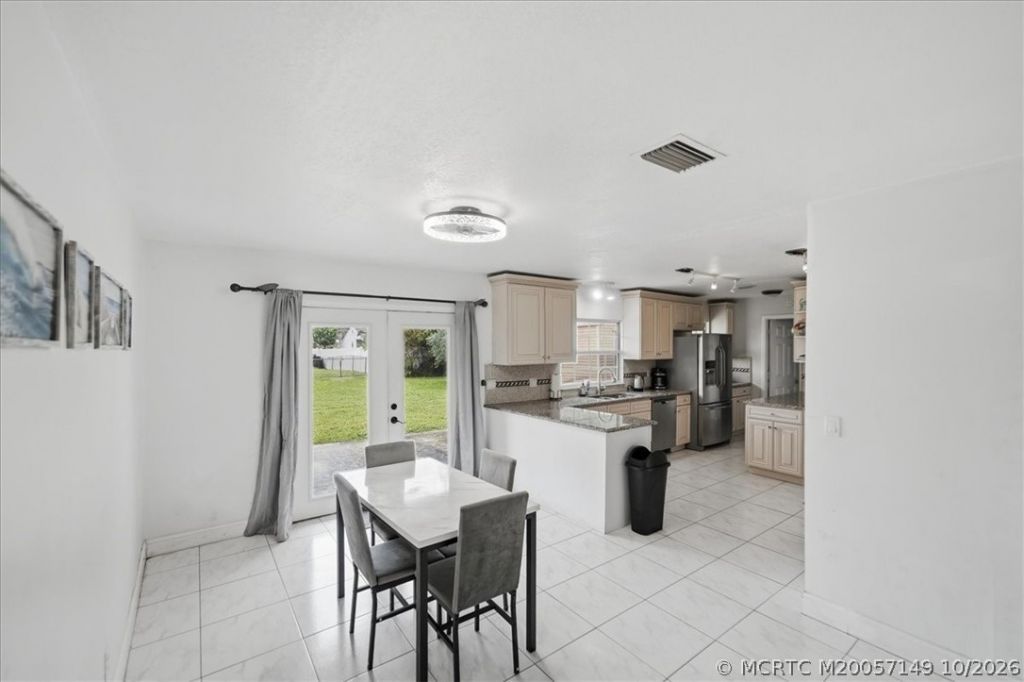 1357 SE Oakmont Lane Se, Port Saint Lucie, FL 34952 Photo