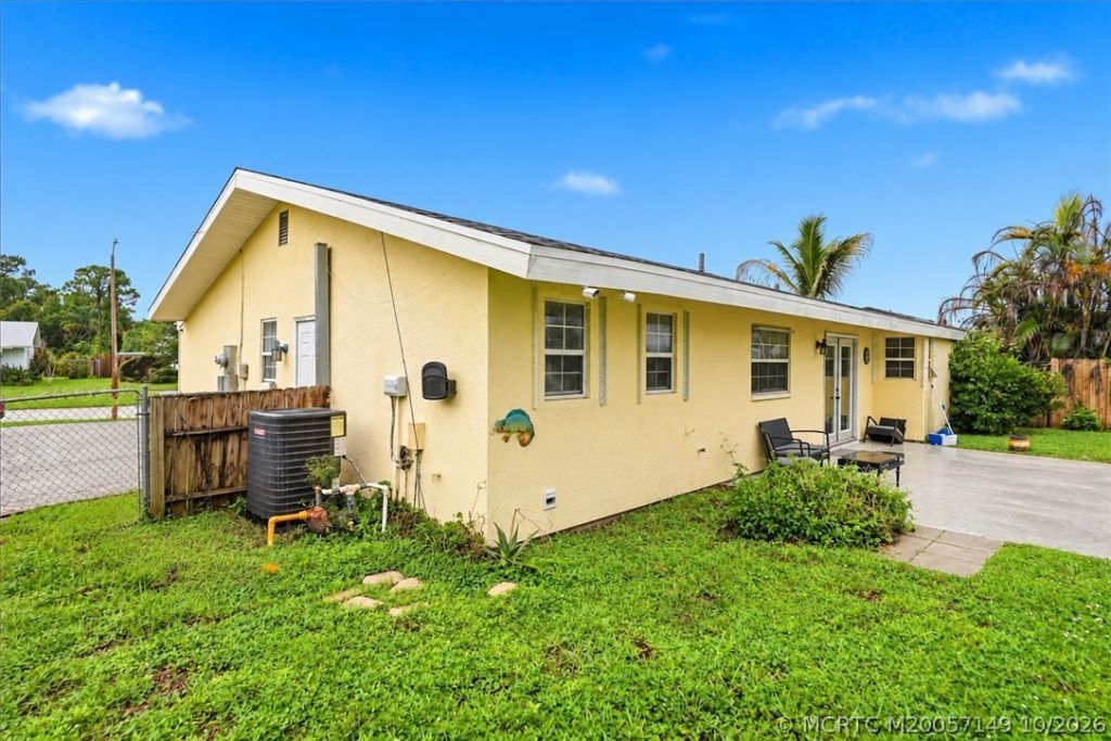 1357 SE Oakmont Lane Se, Port Saint Lucie, FL 34952 Photo