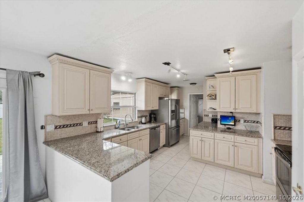 1357 SE Oakmont Lane Se, Port Saint Lucie, FL 34952 Photo