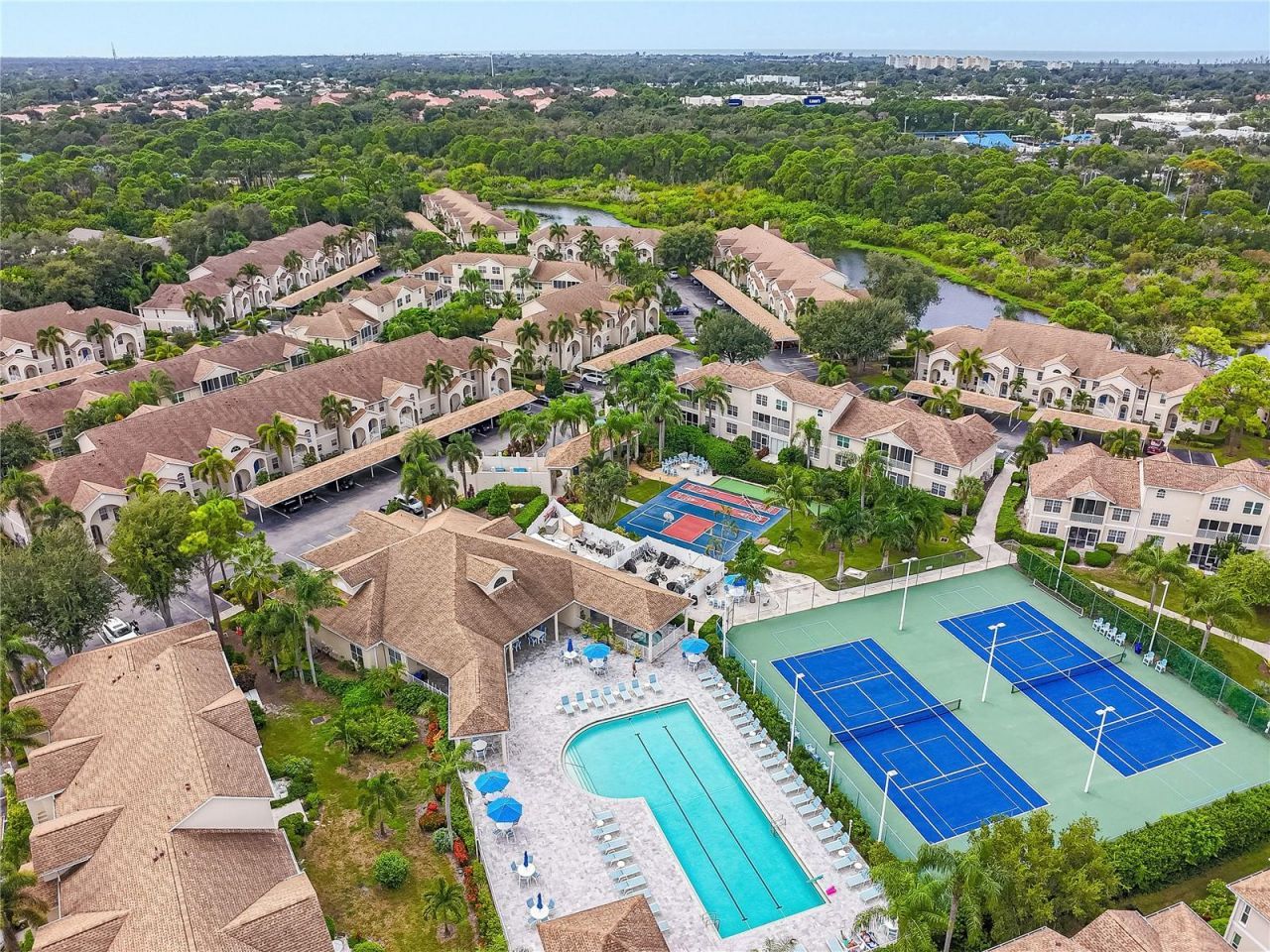 8389 Wingate Drive, Unit 2320, Sarasota, FL 34238 Photo