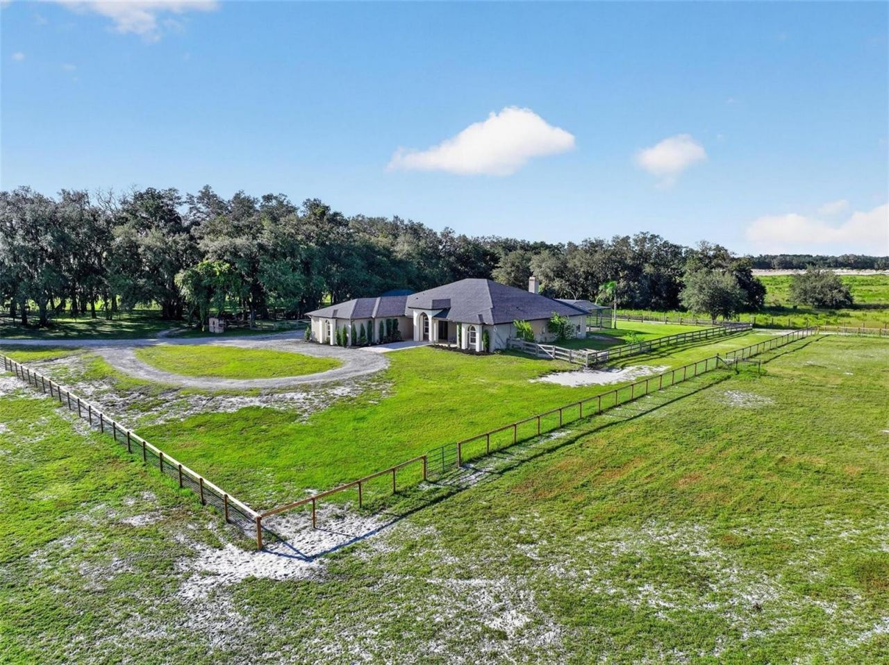 15818 Mahoney Drive, Spring Hill, FL 34610 Photo