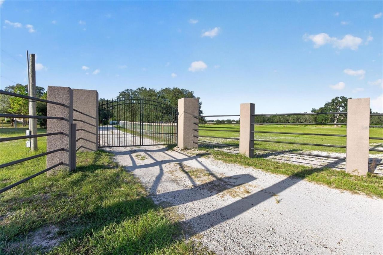 15818 Mahoney Drive, Spring Hill, FL 34610 Photo