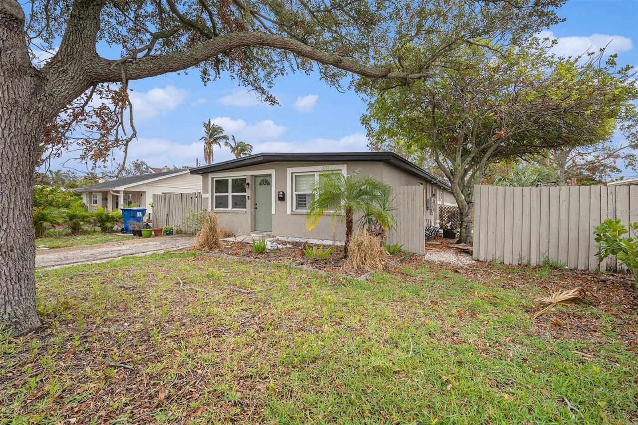 1866 Oregon Avenue Ne, Saint Petersburg, FL 33703 Main Photo