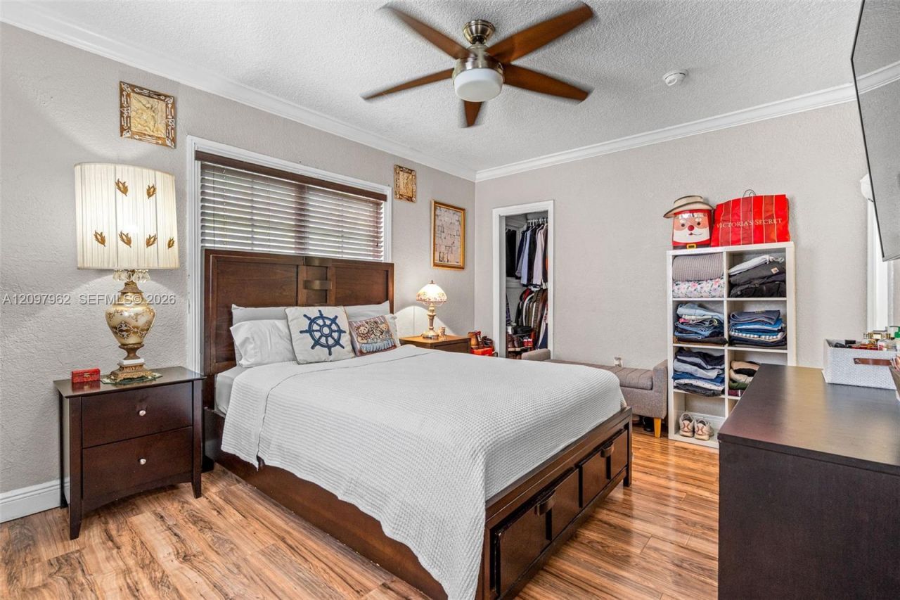 111 NW 24th Ave , Miami, FL 33125 Photo