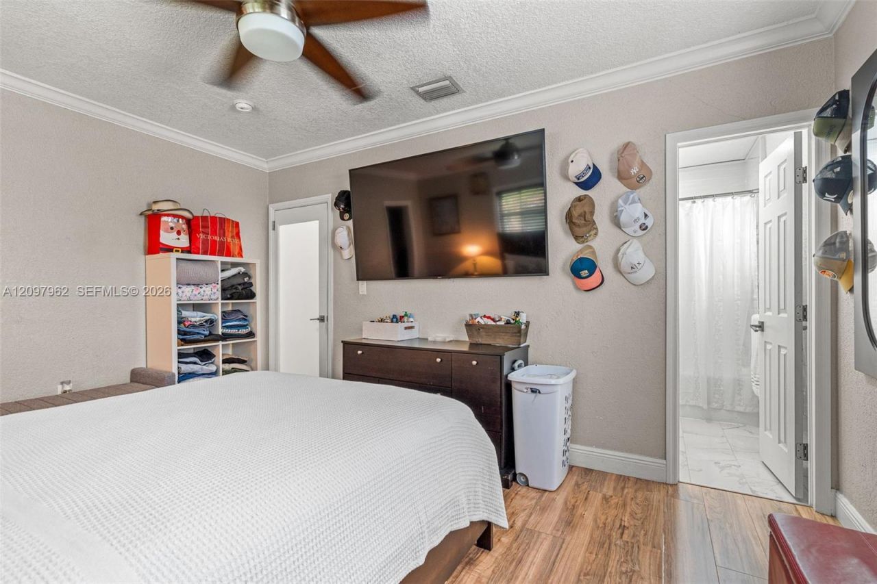 111 NW 24th Ave , Miami, FL 33125 Photo