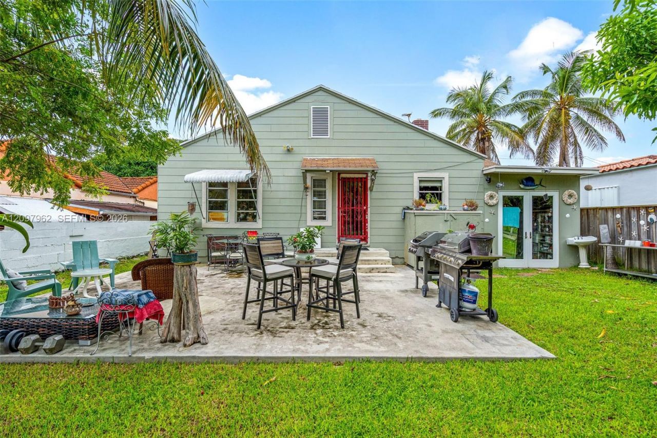 111 NW 24th Ave , Miami, FL 33125 Photo