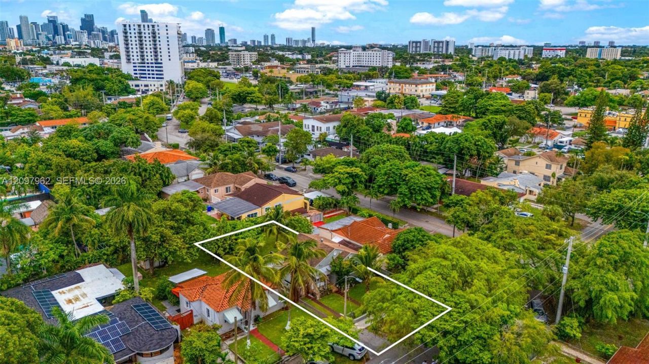 111 NW 24th Ave , Miami, FL 33125 Photo