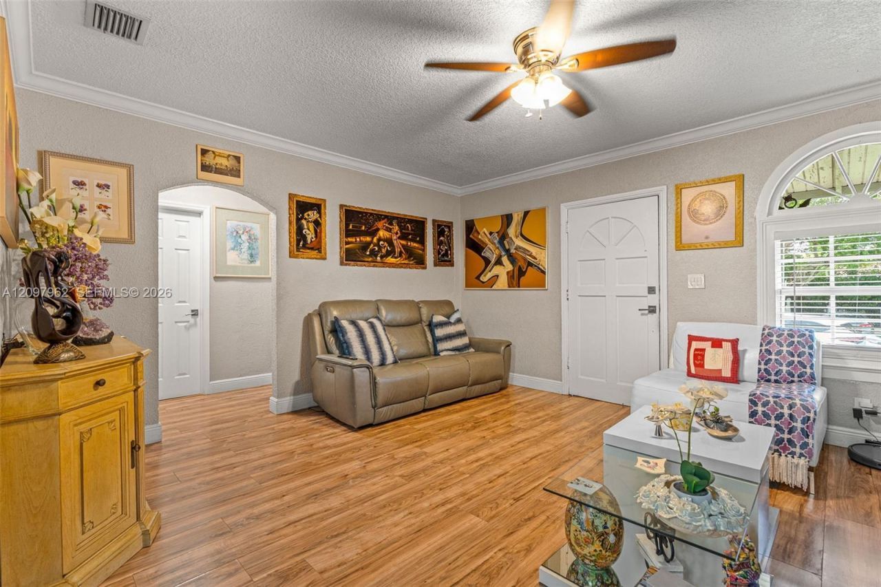 111 NW 24th Ave , Miami, FL 33125 Photo