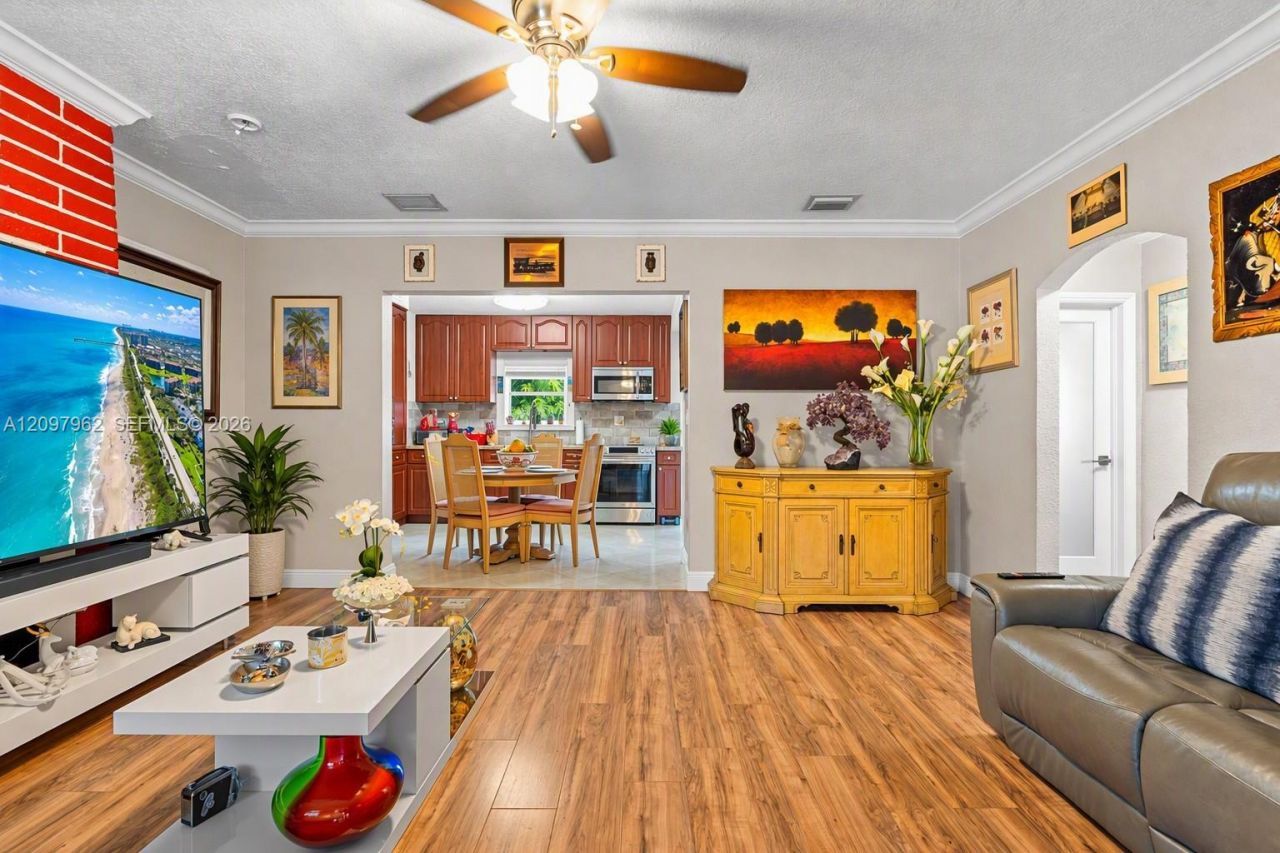 111 NW 24th Ave , Miami, FL 33125 Photo