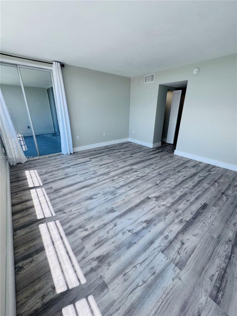 1750 NE 191st St , Unit 725, Miami, FL 33179 Photo