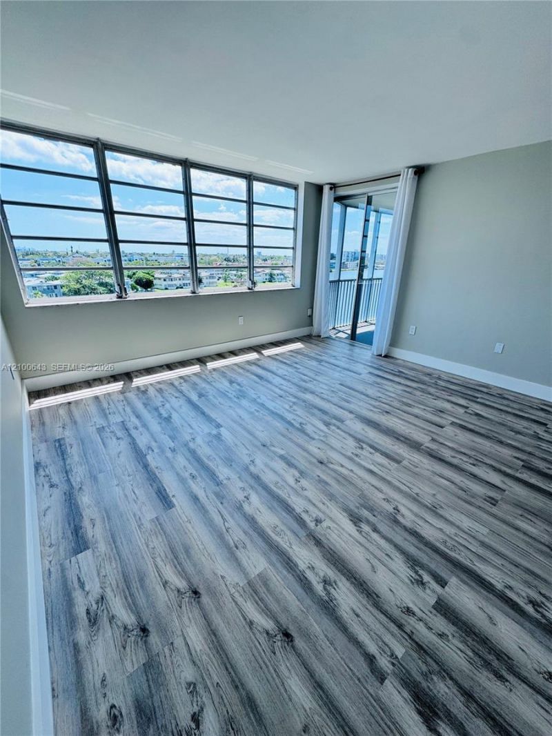 1750 NE 191st St , Unit 725, Miami, FL 33179 Photo