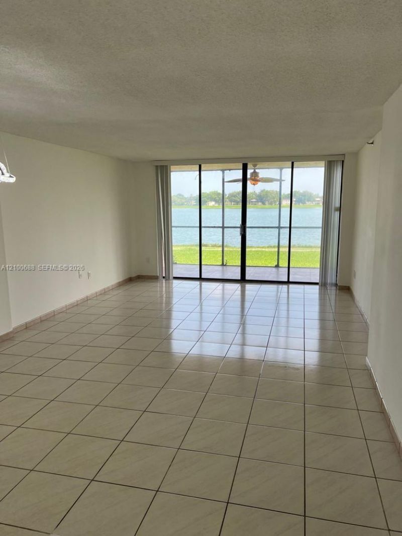 20850 San Simeon Way , Unit 106-5, Miami, FL 33179 Photo