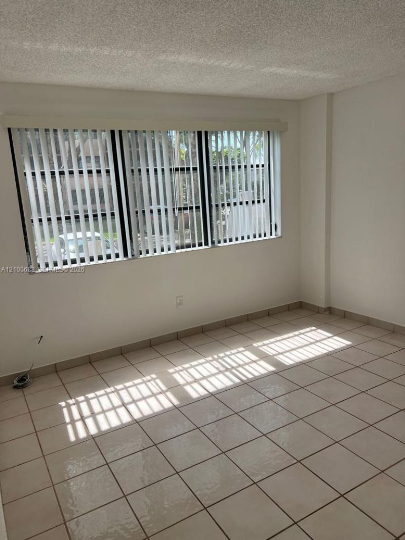 20850 San Simeon Way , Unit 106-5, Miami, FL 33179 Photo